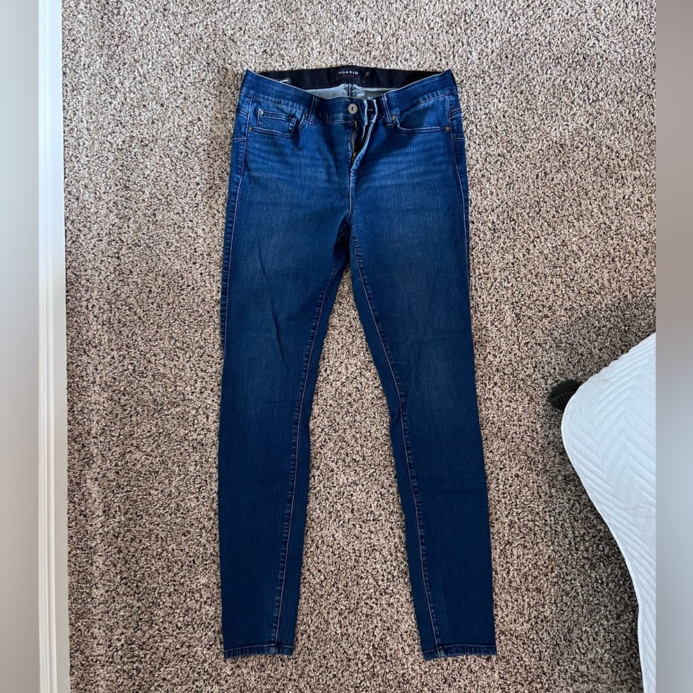 Torrid bombshell skinny premium medium wash size 16 extra tall.